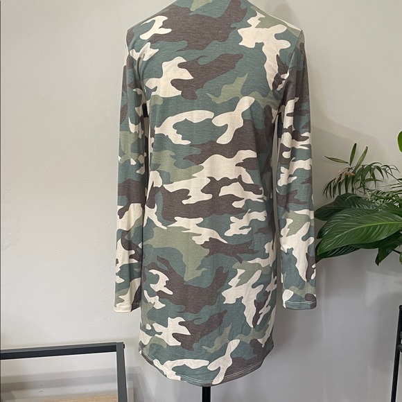 Zenana Outfitters Camo Long Sleeve Cardigan - Picture 4 of 6
